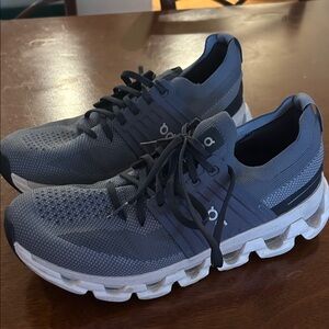 On Running Women’s Cloudswift Running Shoes - Size 9